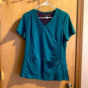 Koi Basics medium scrub top